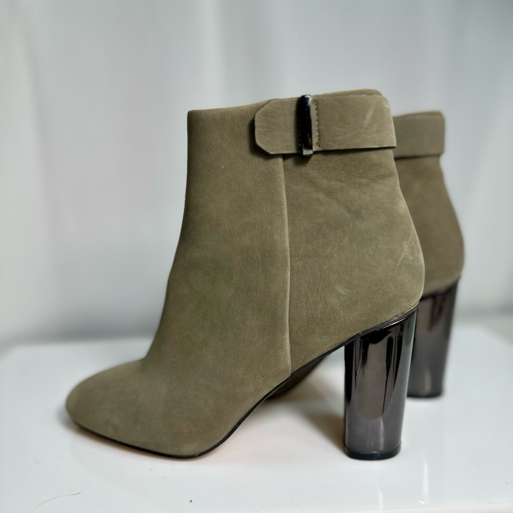 G.I.L.I. Kallie Moss Leather Block Heel Ankle Boot, Sz 7.5, great condition.